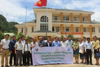 Delegation from Khammouane province of Laos works in Phong Nha – Ke Bang National Park